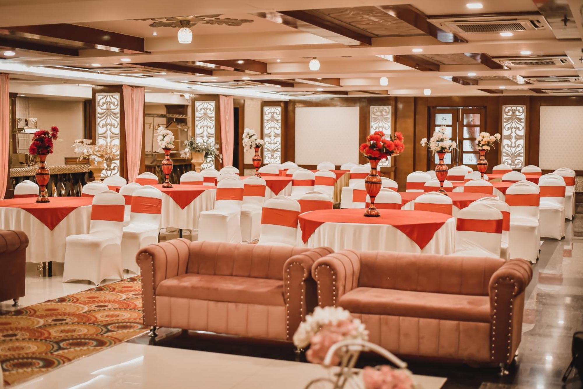 Konark Grand Hotel Mirzāpur Exterior foto